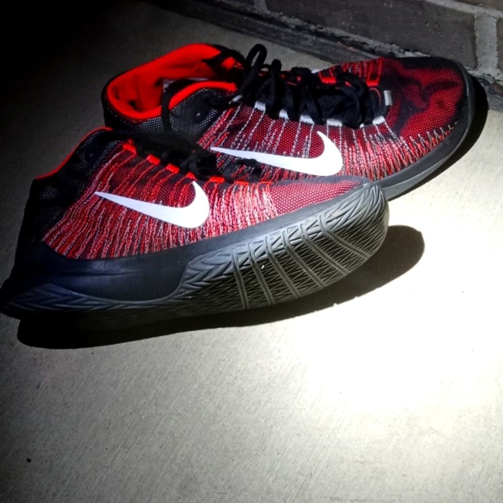 Nike tennis shoes